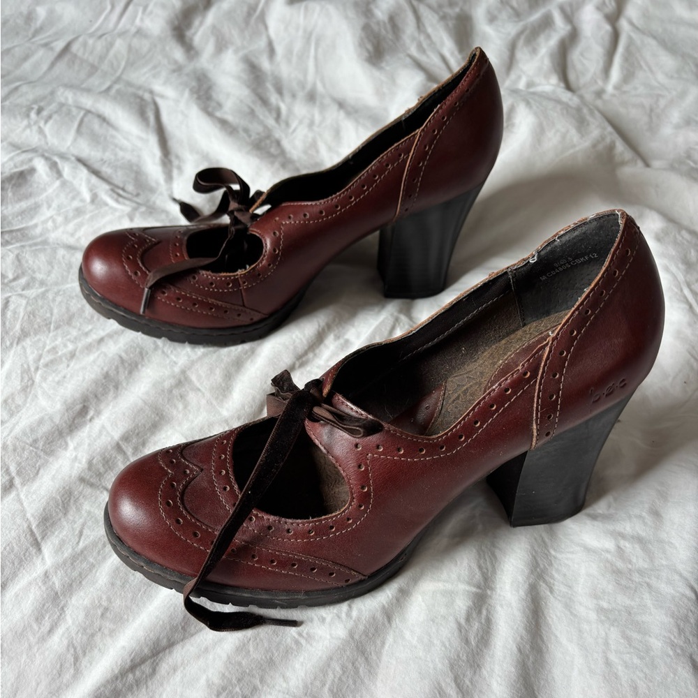 Born b.o.c high heel oxford loafers velvet laces